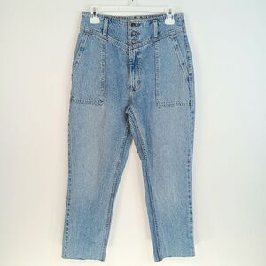 ABERCROMBIE & FITCH Women’s Light Wash Raw Hem Mom Jeans Size 2R/26 Carpenter